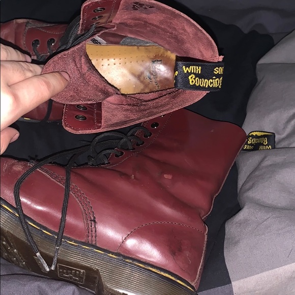 Maroon dr.martens air cushion soles size 10 used - Picture 4 of 5